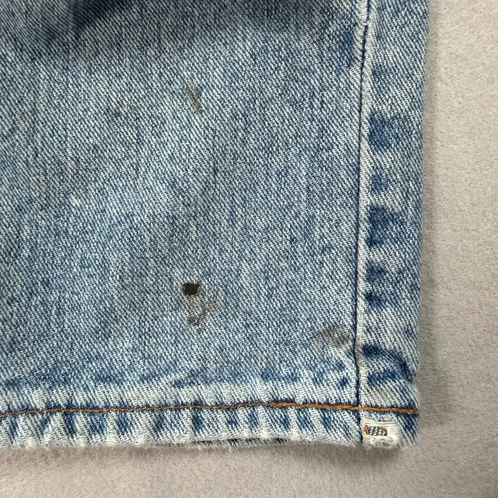 Levi's Jeans Mens 36x30 Light Blue 550 Relaxed Fit Tapered Leg Distressed Paint